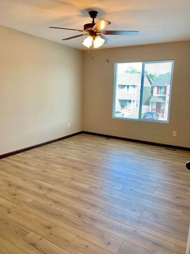 Building Photo - 8712 E Harry St