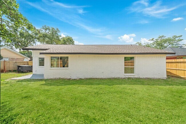 Building Photo - 11819 Ryewater Dr