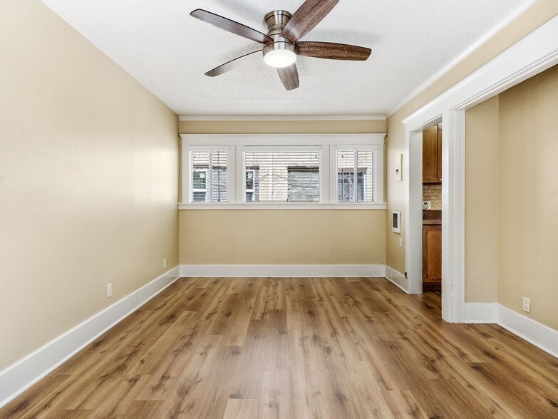 Building Photo - 1460 Gaviota Ave