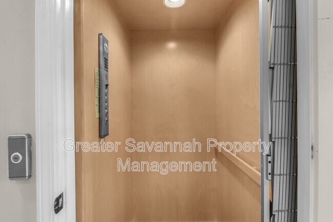 Building Photo - 125 Ventura Pl