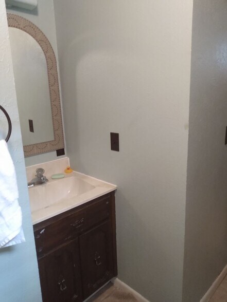 Building Photo - 7330 Mt Meeker Rd