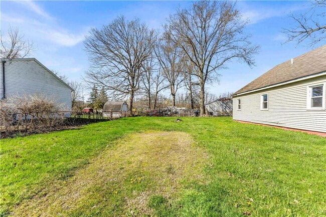 Building Photo - 4238 Laurel Rd