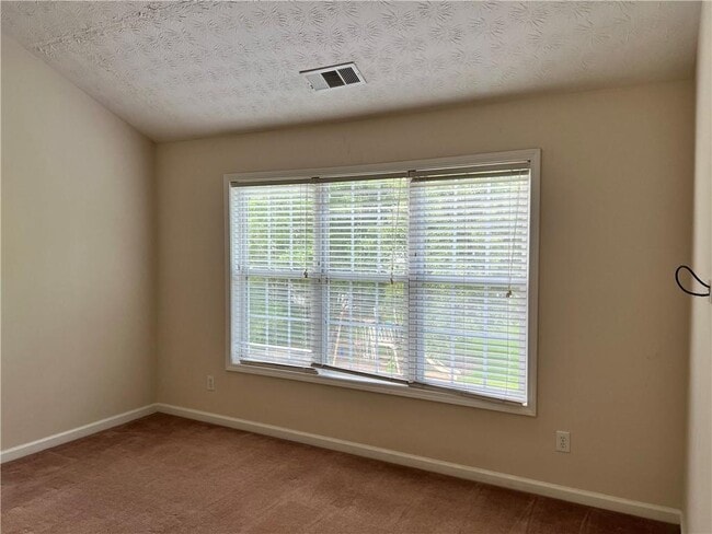 Building Photo - 1511 Hampton Woods Dr