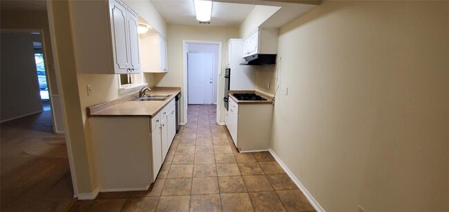 Building Photo - 616 Cambridge Dr