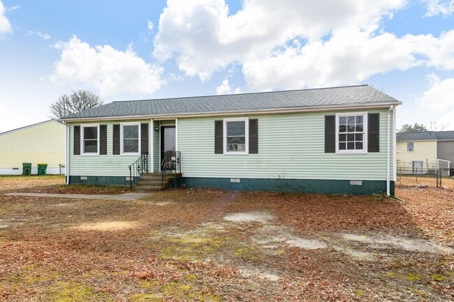 Building Photo - 4008 Gloucester Dr