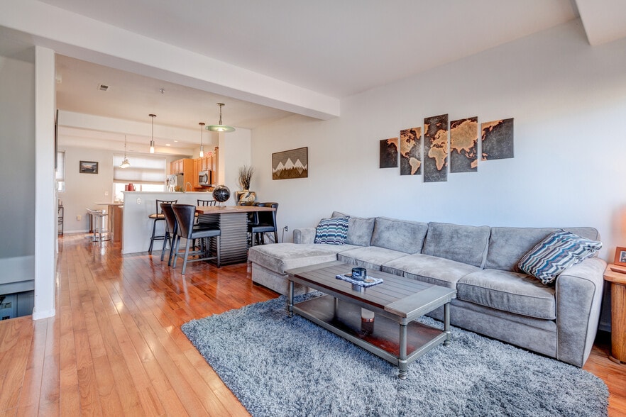 Building Photo - 2951 W Riverwalk Cir