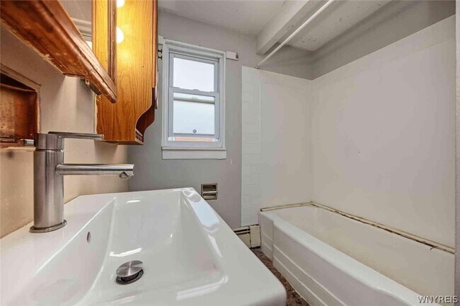 Building Photo - 40 Eagan Dr