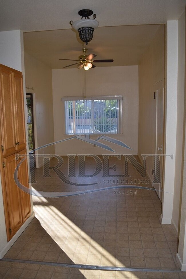 Building Photo - 830 Wilkie Way