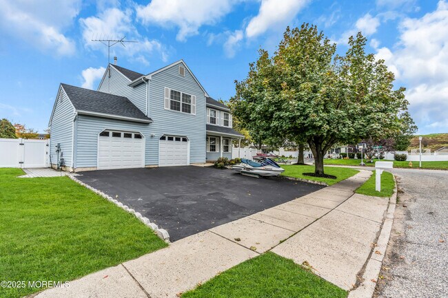 Building Photo - 922 Quincy Dr