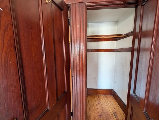 Building Photo - 204 Rockland St