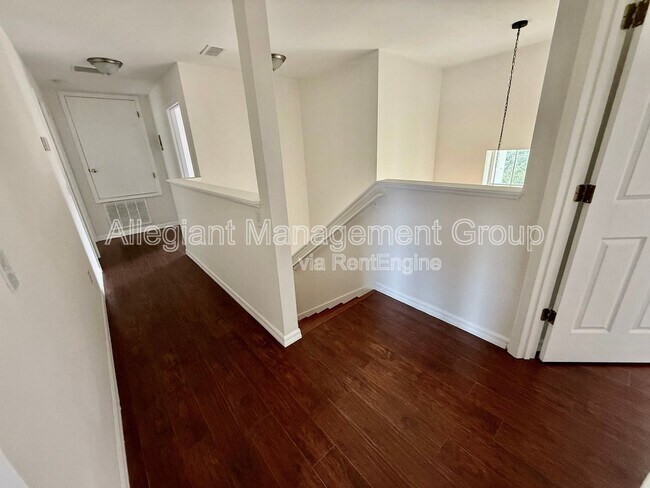 Building Photo - 608 Bluebill Ct
