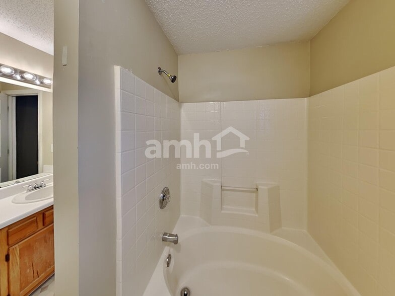 Building Photo - 3826 Tidewater Way NW