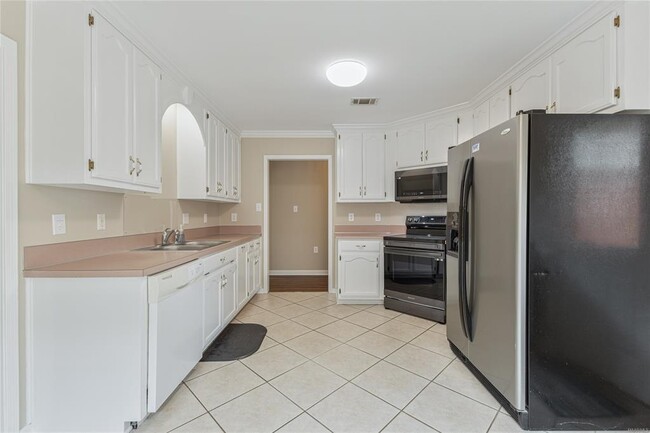 Building Photo - 1703 Pebble Creek Dr