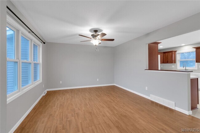 Building Photo - 940 Reserve Rd