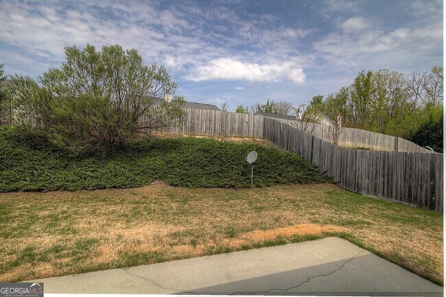 Building Photo - 3230 Kylay Ct NE