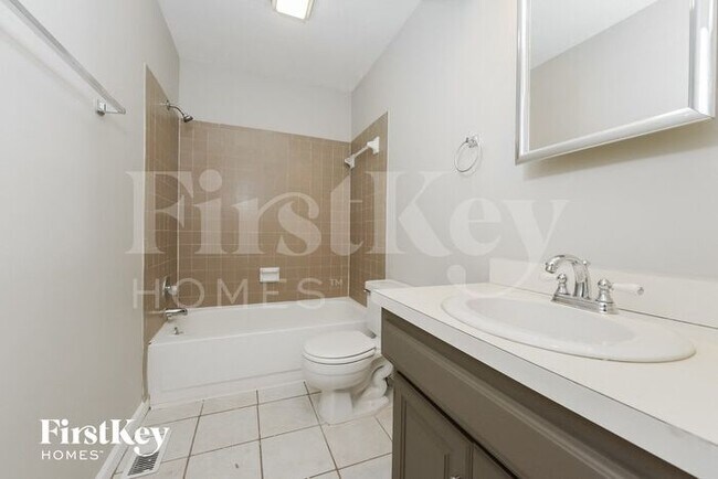 Building Photo - 12818 S Navaho Dr