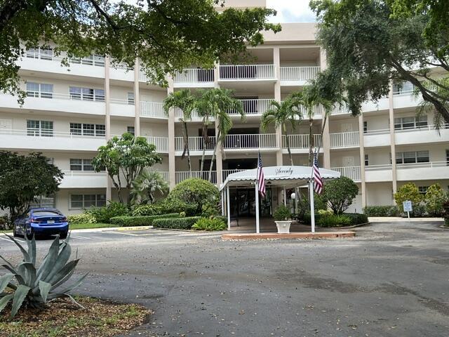 Building Photo - 3800 Oaks Clubhouse Dr