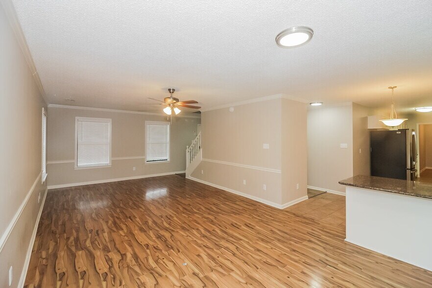 Building Photo - 803 Carianne Cove