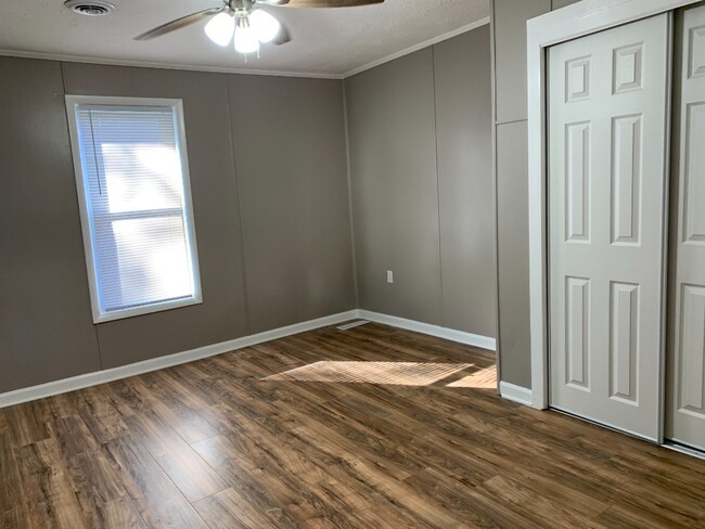 Building Photo - "5 Points Beauty 2-Bed Oasis in Huntsville. $500 off one month with 18 month lease!!!