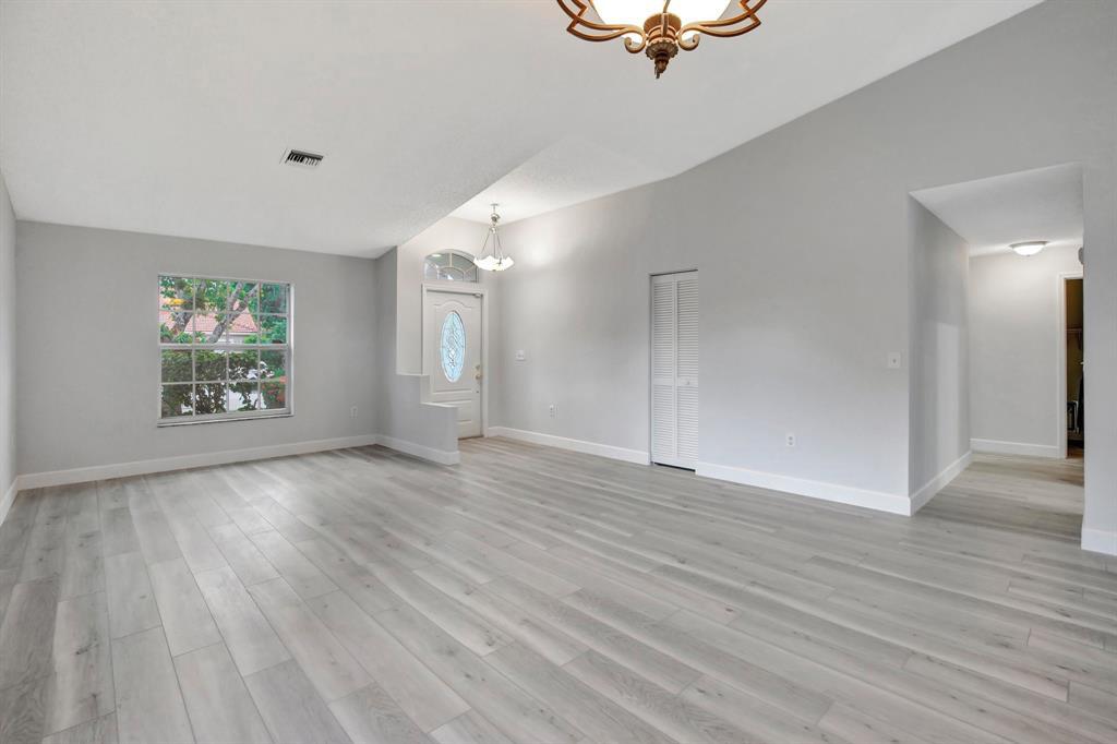 Building Photo - 5200 NW 66th Ave