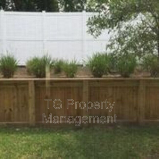 Building Photo - 771 Scrub Jay Dr
