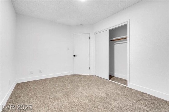 Building Photo - Gorgeous single-story home ready for move-in!