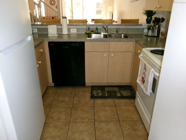 Kitchen - 1285 South Beach Cir