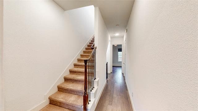 Building Photo - 620 S Pearl Expy