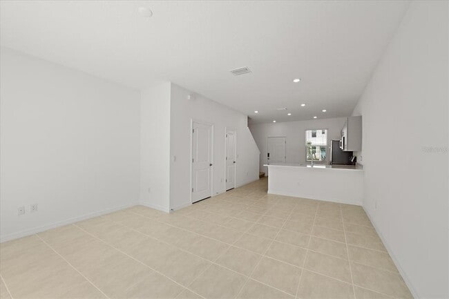 Building Photo - 8744 Daybreak St