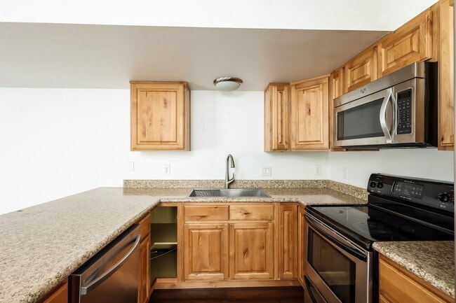 Building Photo - 3 Bedroom/1.5 Bathroom Condo in Provo