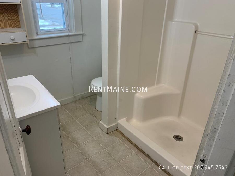 Building Photo - 144 Forest Ave