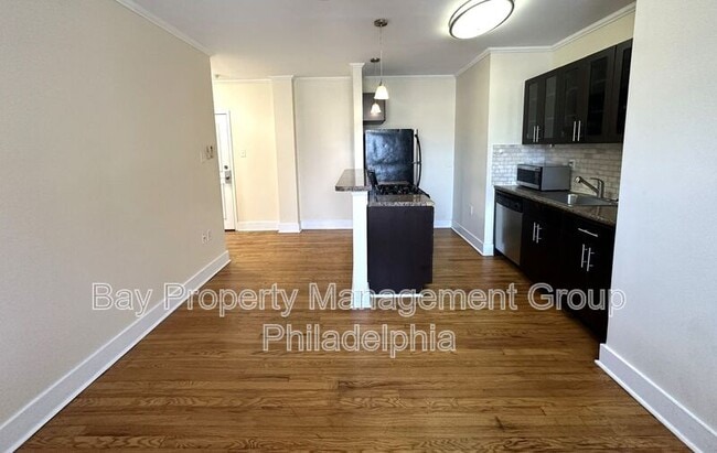 Building Photo - 437 W School House Ln