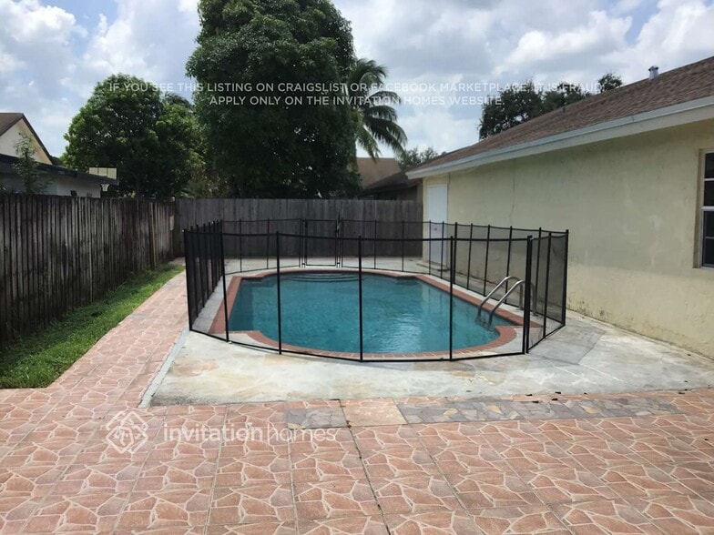 Building Photo - 11200 SW 157th St