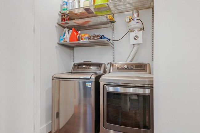 Building Photo - 128 S Aberdeen St