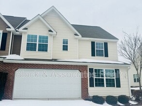 Building Photo - 547 Song Sparrow Ln