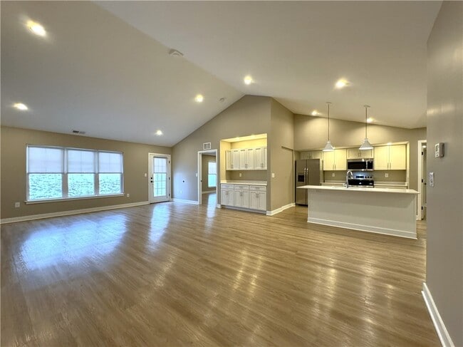 Building Photo - 575 Championship Dr