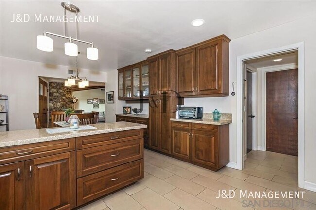 Building Photo - 3705 Putter Dr