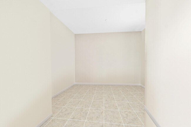 Building Photo - 801 S Olive Ave