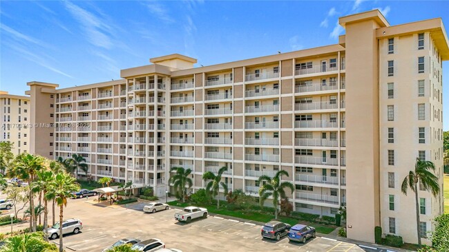 Building Photo - 2671 S Course Dr