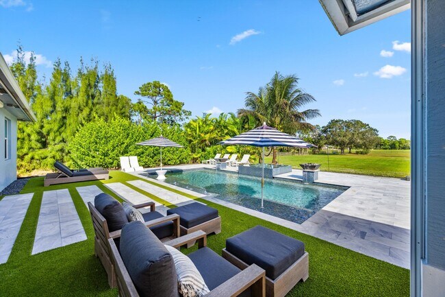 Building Photo - 3155 SW 78th Ave