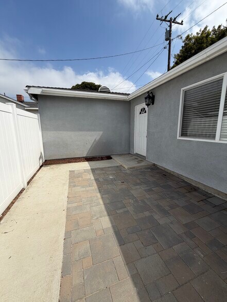 Building Photo - 1222 Felbar Ave