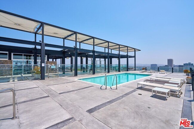 Building Photo - 3810 Wilshire Blvd