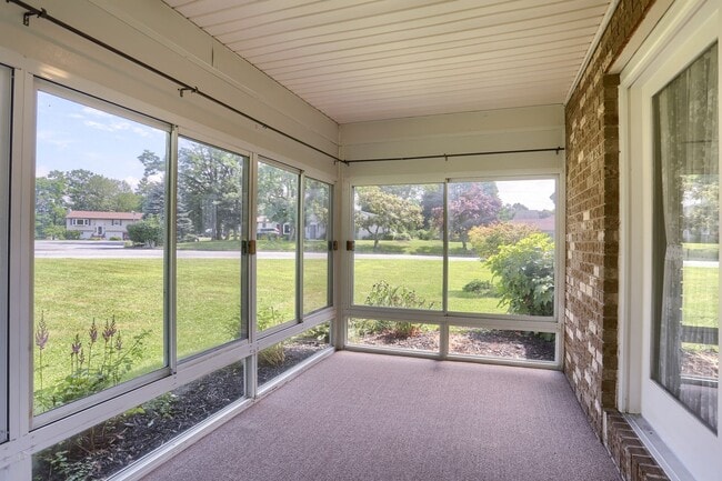 Building Photo - 4912 Follins Ct