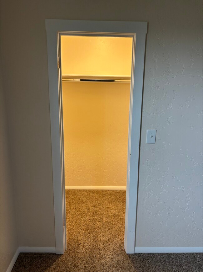 Building Photo - 296 S 100 E