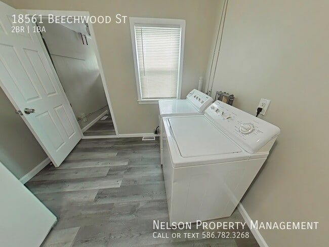 Building Photo - 18561 Beechwood St