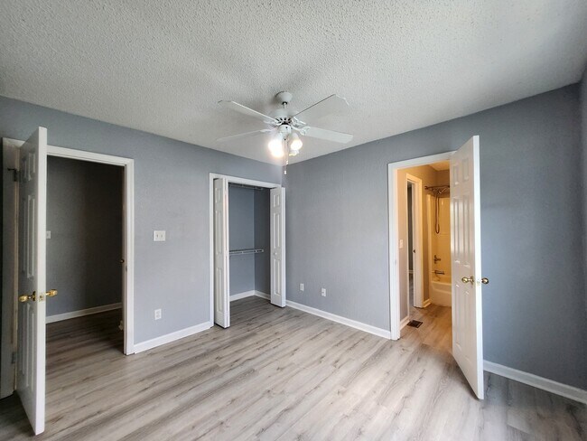 Building Photo - 3468 Daylily Ln