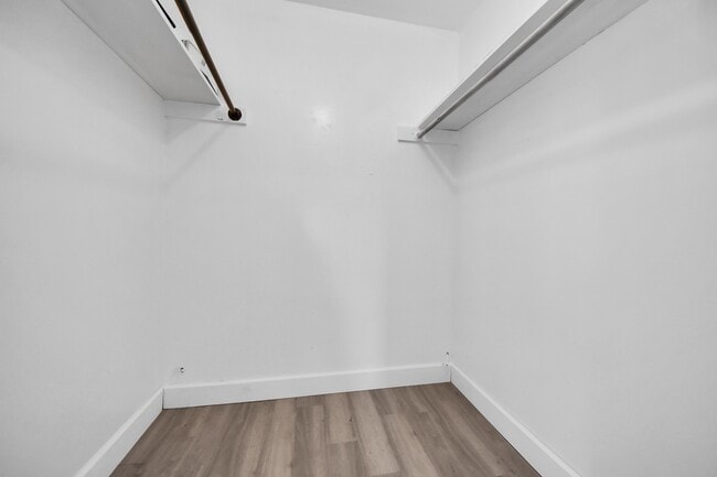 Building Photo - 5606 Elmlawn Dr