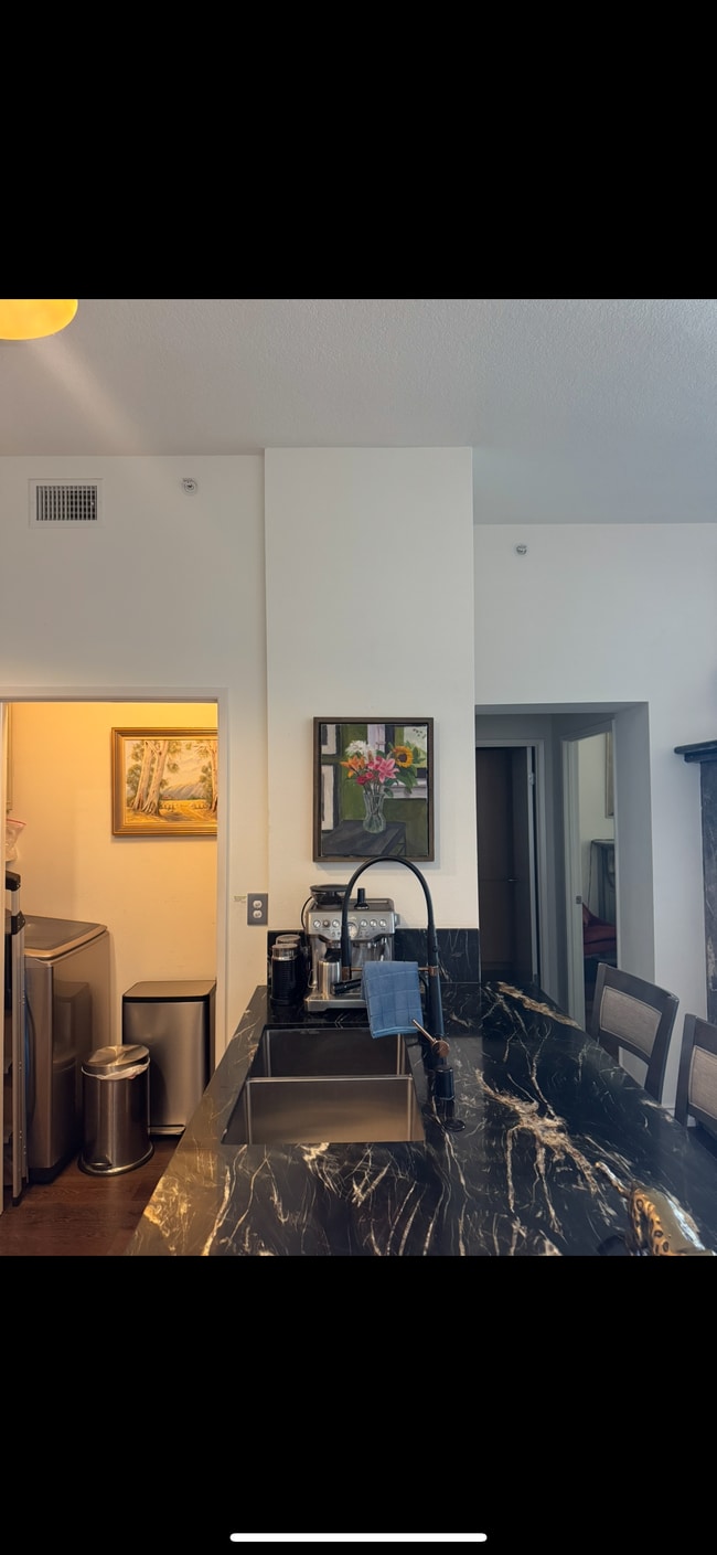 Kitchen - 388 E Ocean Blvd