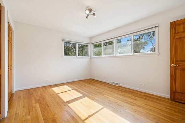 Building Photo - 1037 Heatherfield Ln