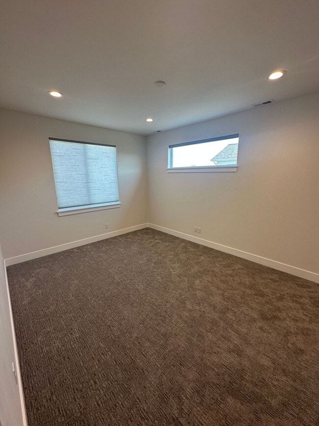 Building Photo - 507 Spaniel Ln